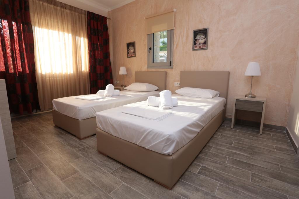 Ionian Diamond Villas Mikros Gialos Exterior photo